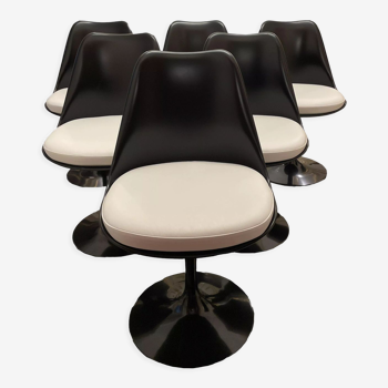 Tulip armless chairs by Eero Saarinen for Knoll