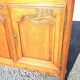 Very oak sideboard with 2 doors