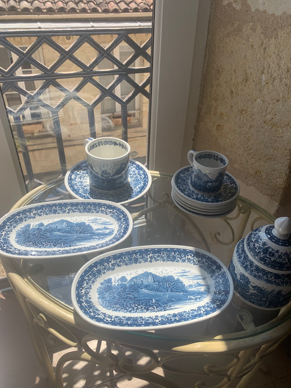 Villeroy & Boch "blue castle" breakfast service