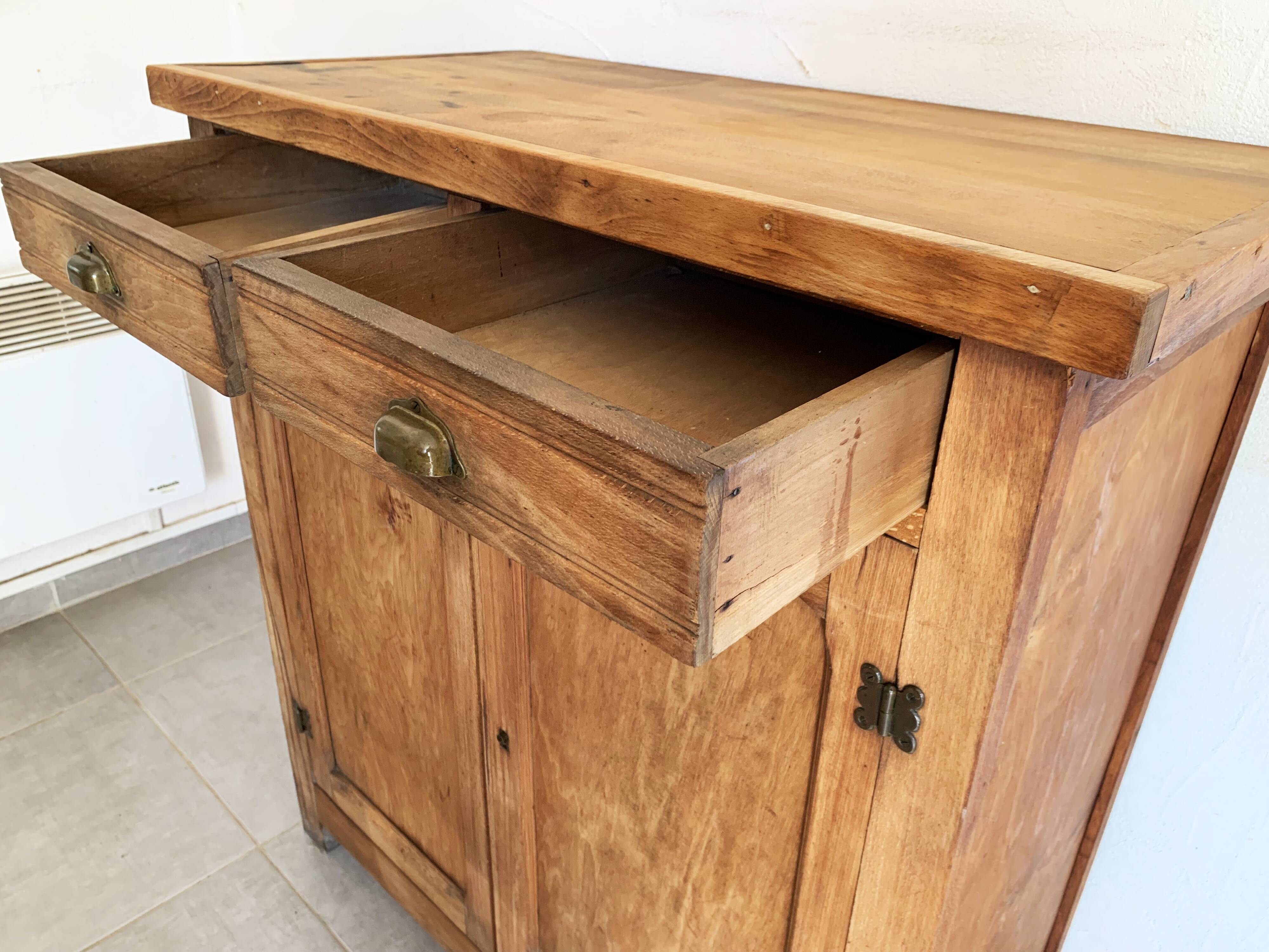 Vintage Parisian buffet in solid oak from the 60s