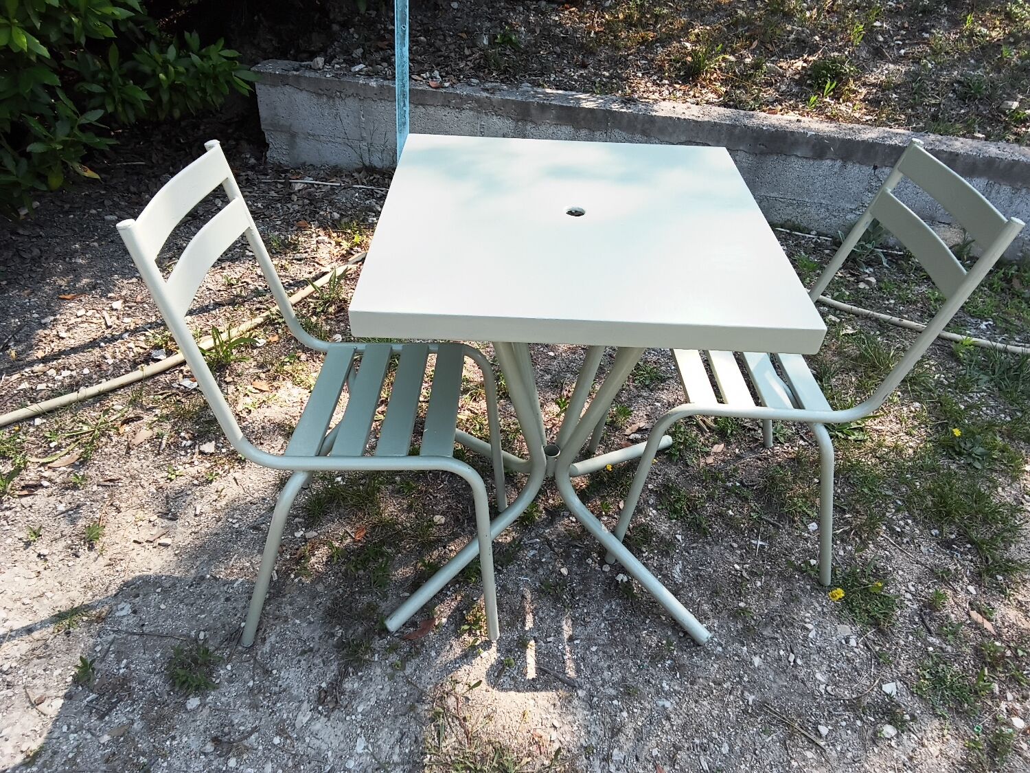 Green bistro ensemble