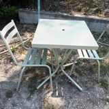 Green bistro ensemble