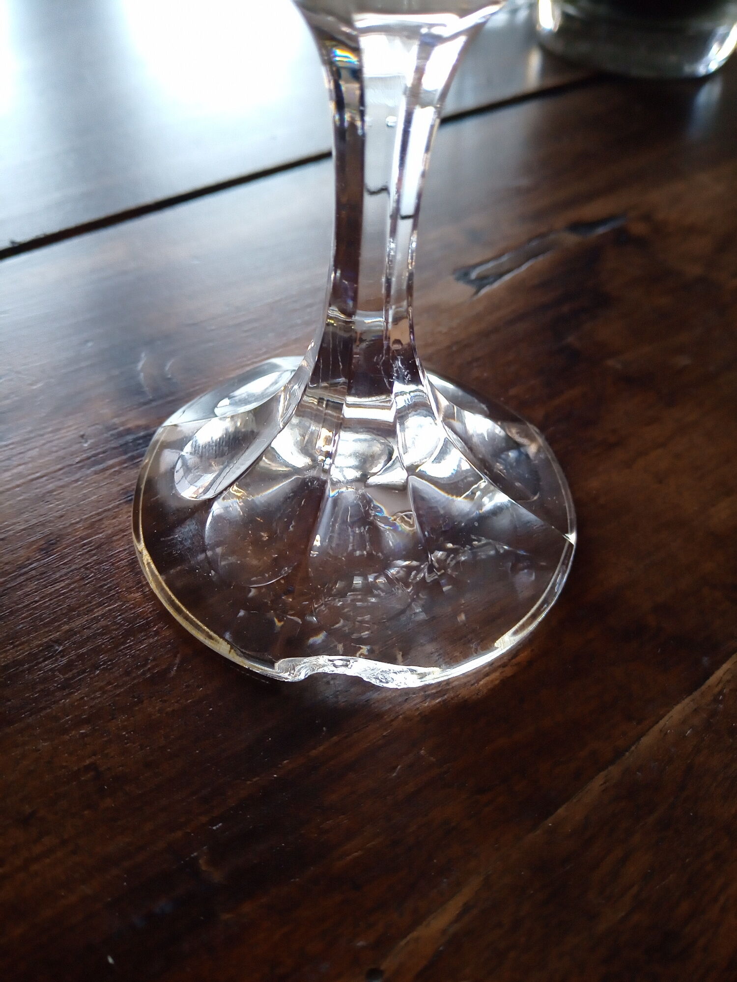 Set of 6 ancient white wine glasses in engraved crystal and gold border
