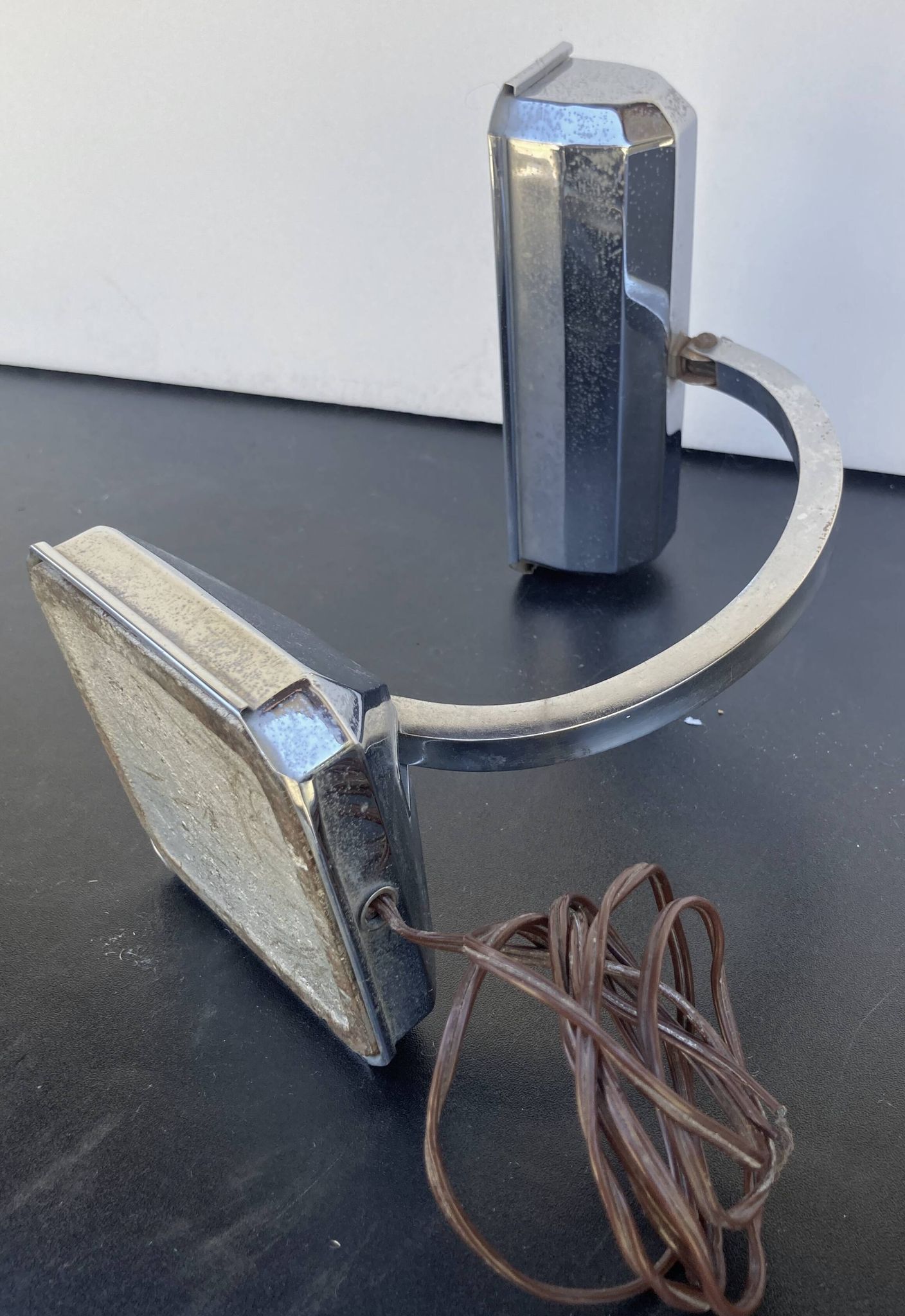 Petite lampe Pirouett Art Déco pied chromé
