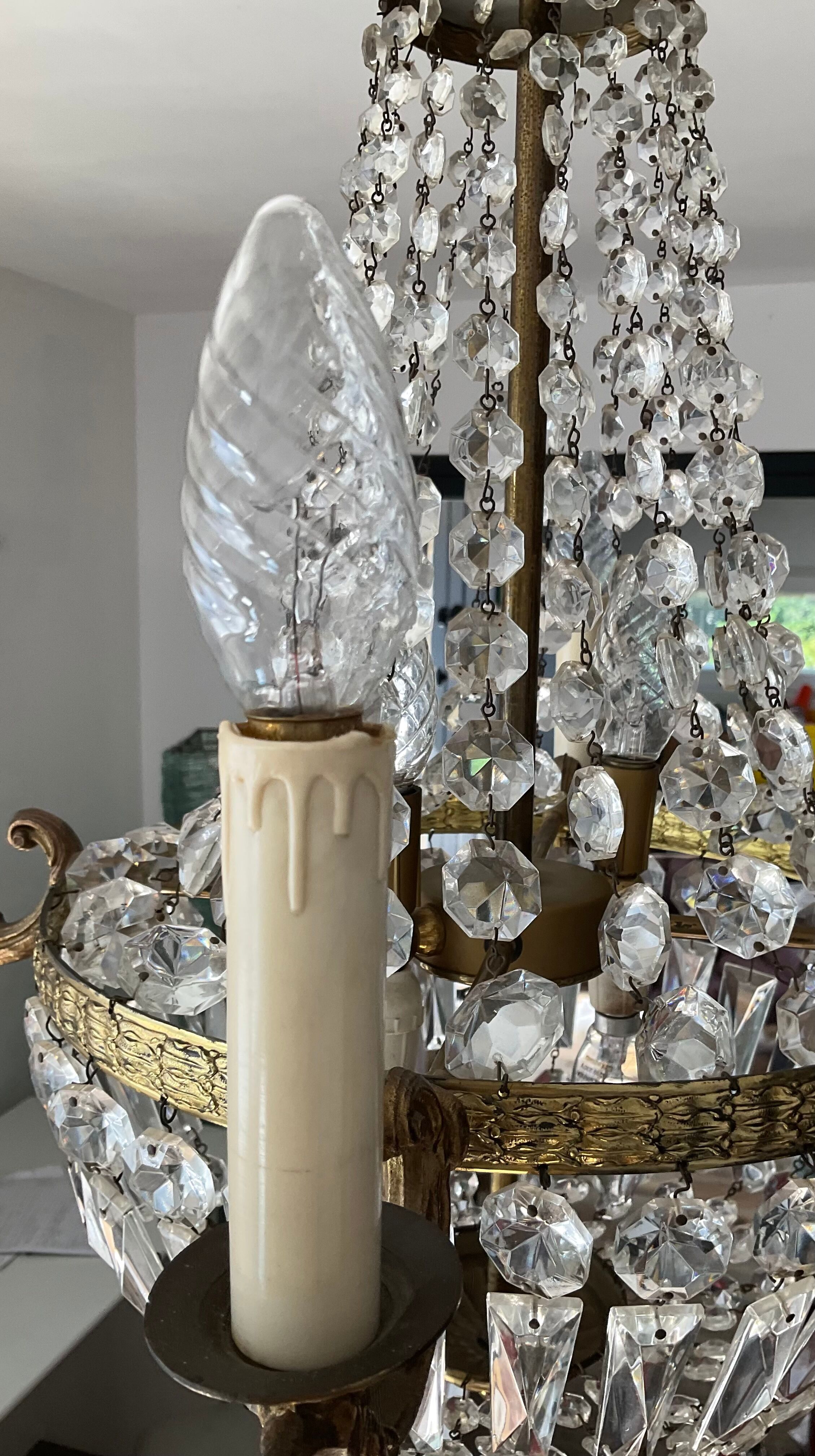 Balloon chandelier in bronze and grapevines 8 lamps