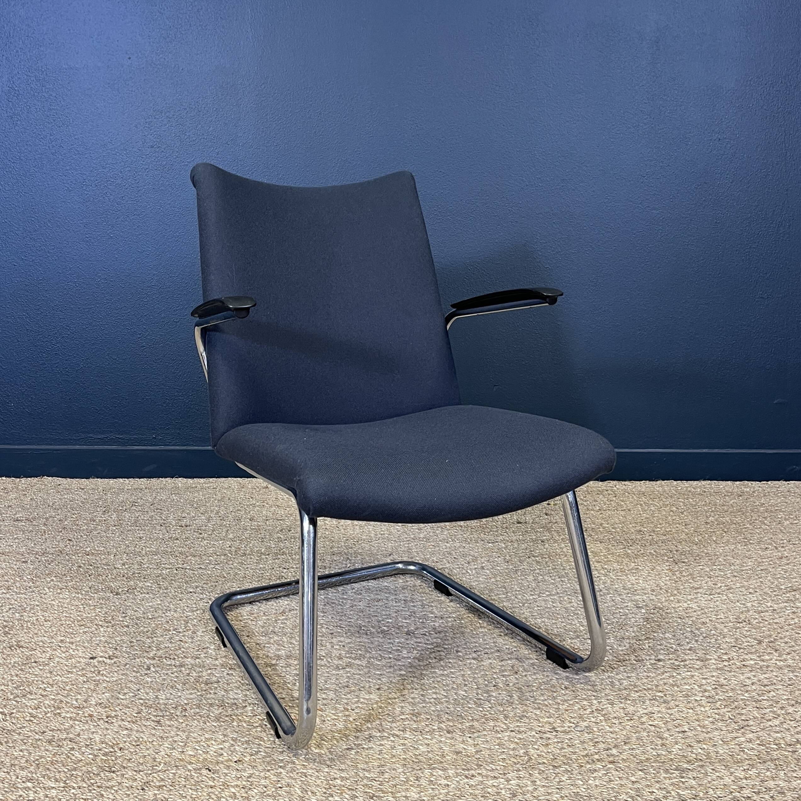 Pair of 2 Cantilever armchairs by Toon de Wit