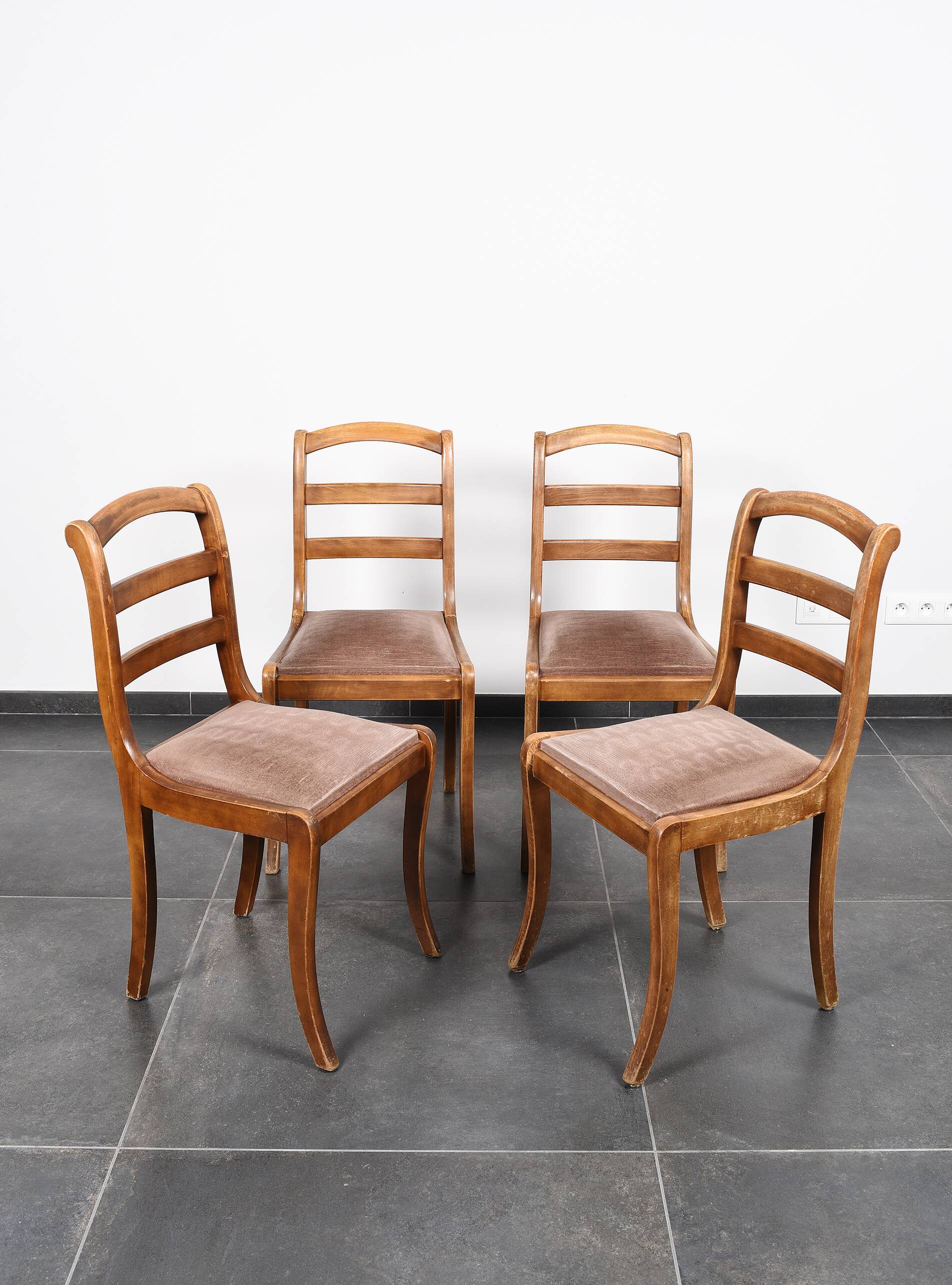 Barrette chairs with saber legs, set of 4