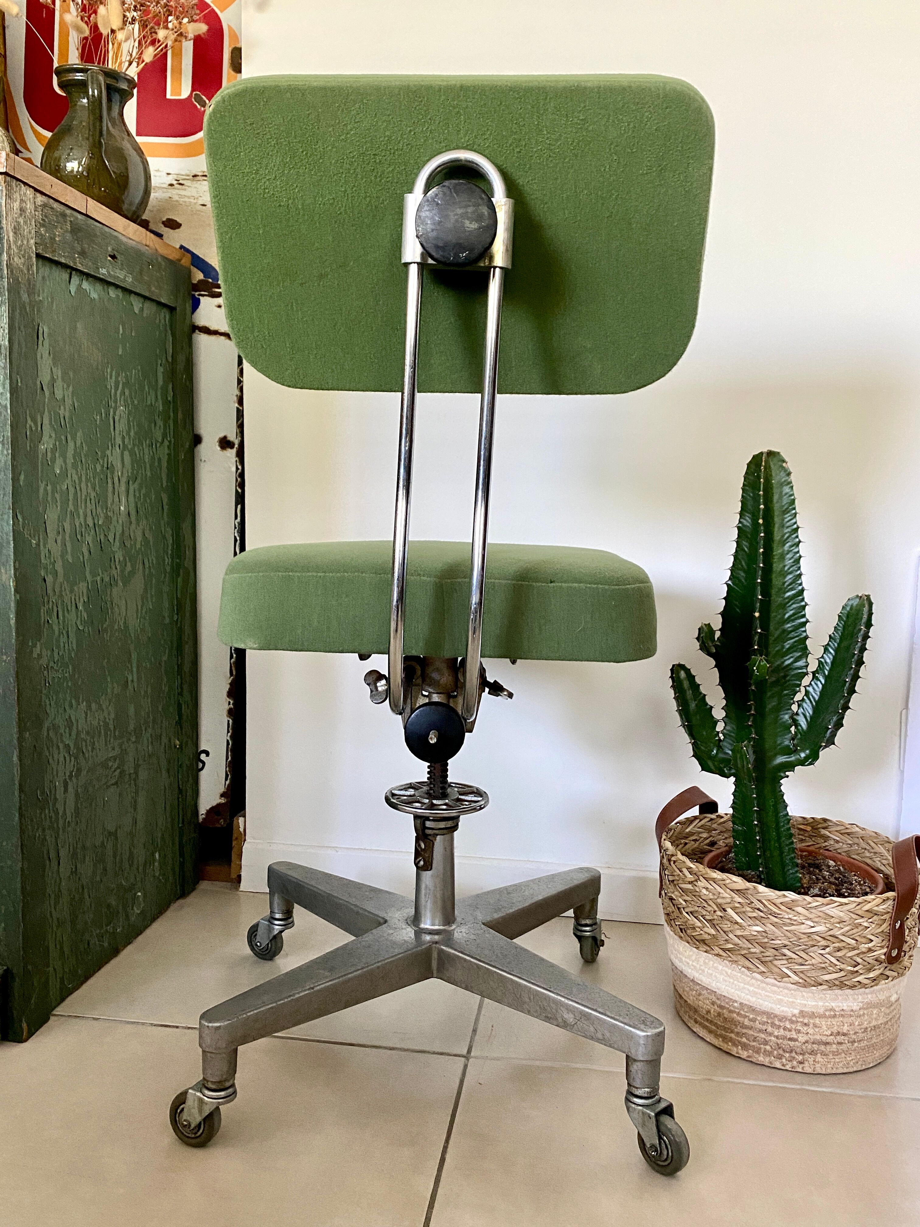 Ancienne chaise d'atelier industrielle