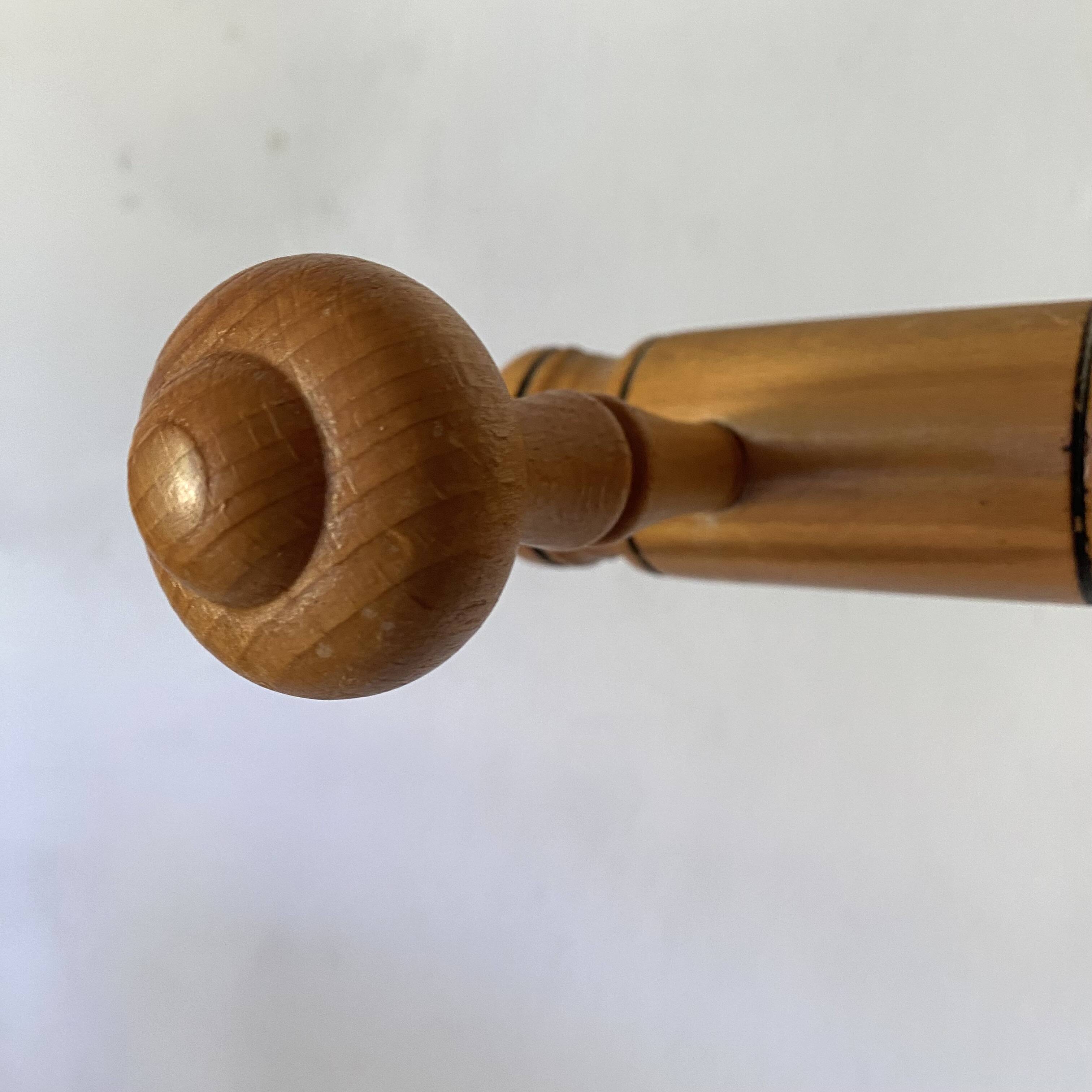 Porte manteau en bois tourné