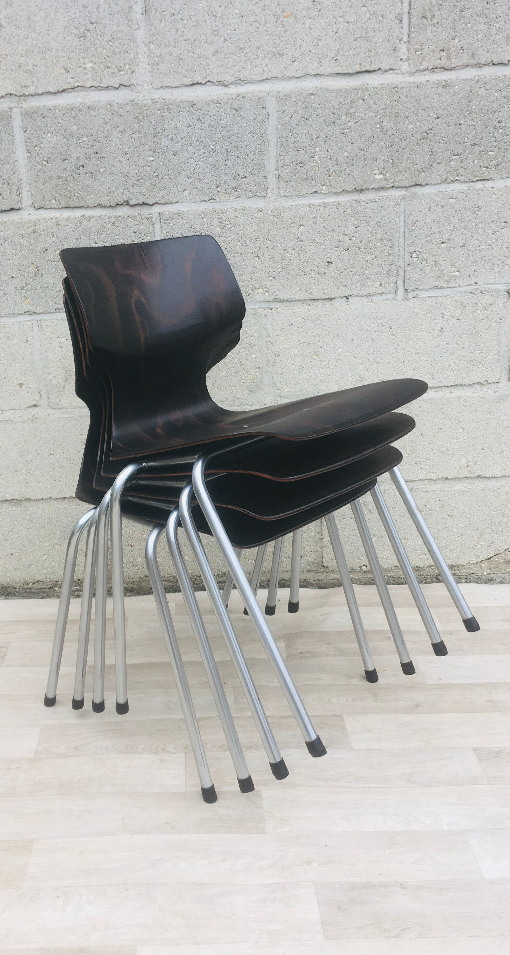 Set of 4 vintage chairs and Flottoto design