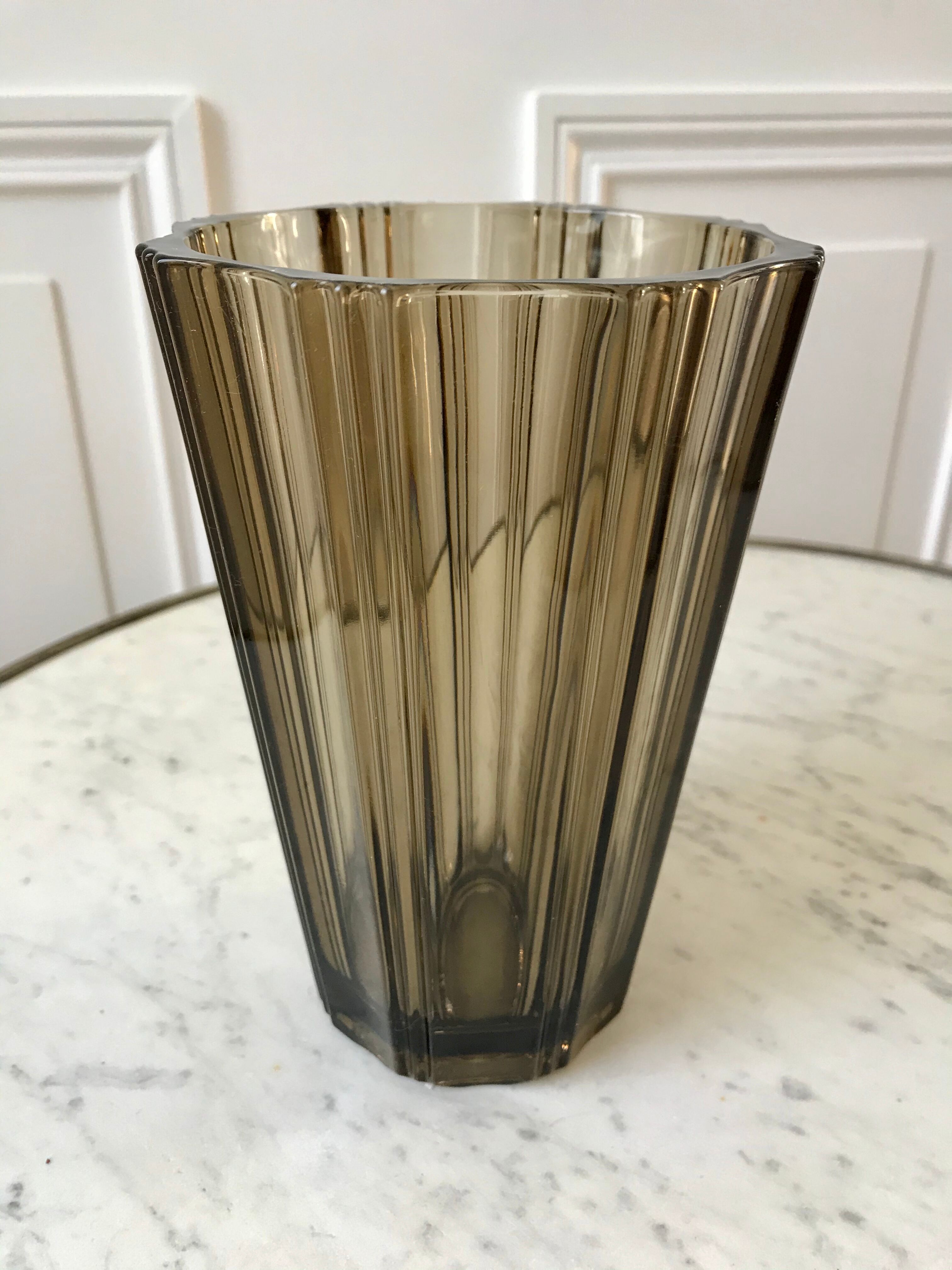 Vase in smoked glass pleated 70s