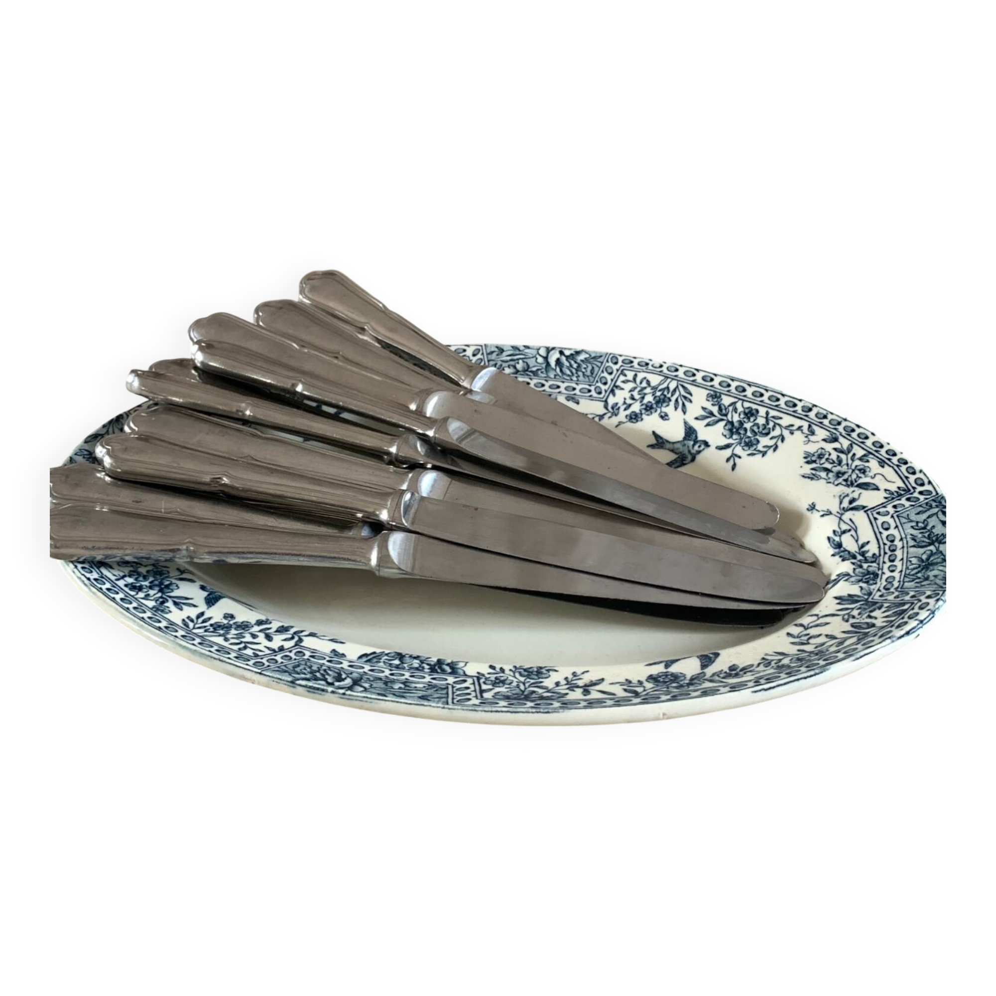 12 antique knives in their box