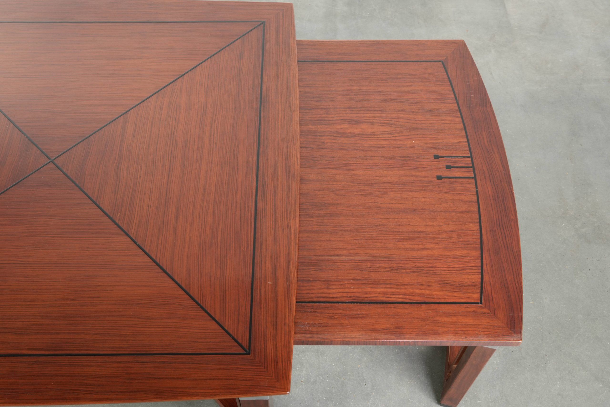 Art Deco design coffee table with extendable parts