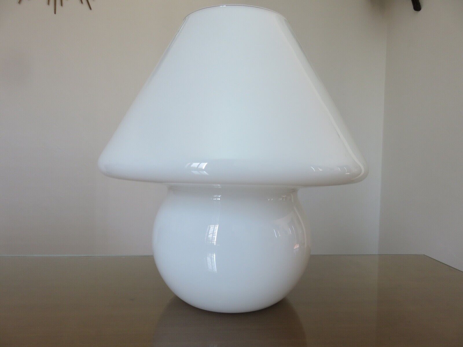 Mushroom lamp XXL Italian in white opaline 70s 80s
