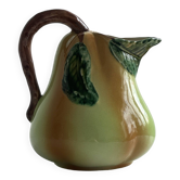 Pichet en céramique en forme de poire barbotine.