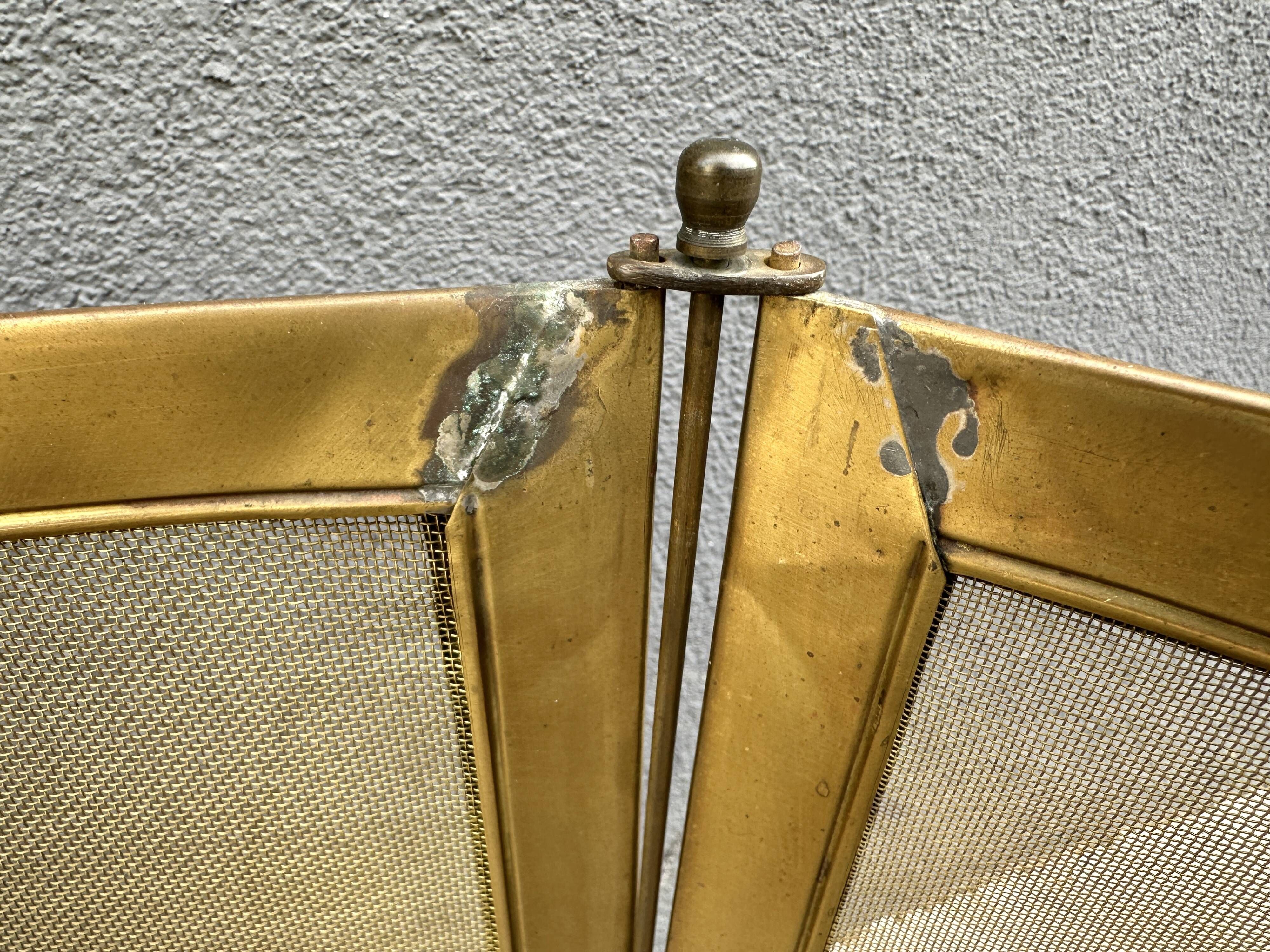Antique brass fireplace screen from the 19th century by Bouhon Frères.