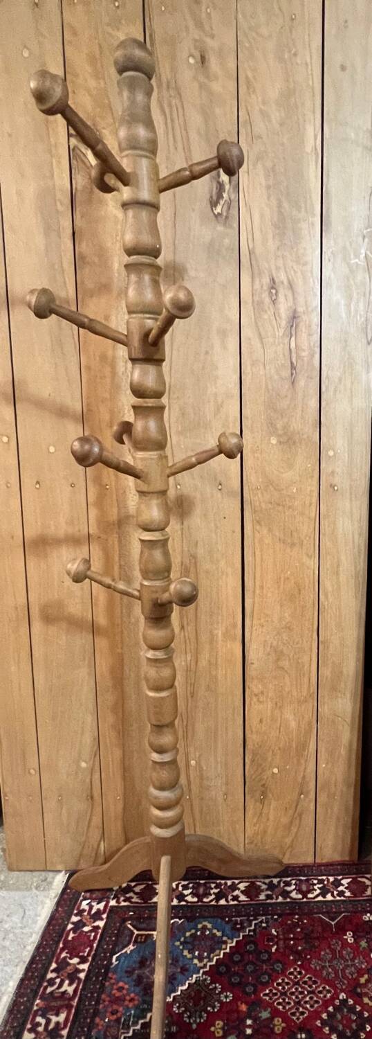 Oak parrot coat rack
