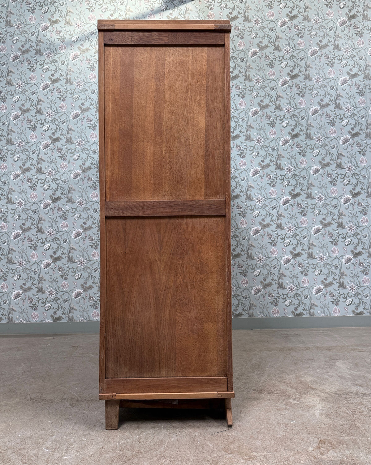 Parisian wardrobe with sliding doors (renovated)