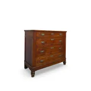 Antique Italian walnut chest of drawers dating to the late 19th centur