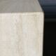Cube en travertin table de chevet ou socle vers 1970-1980