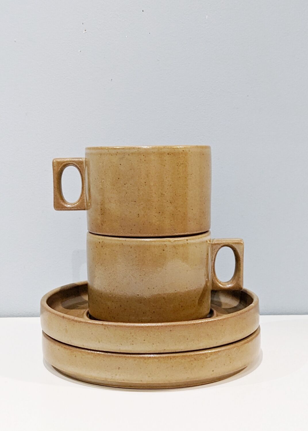 2 vintage '70 tea cups and Brenne stoneware sub-cups. In perfect condition.