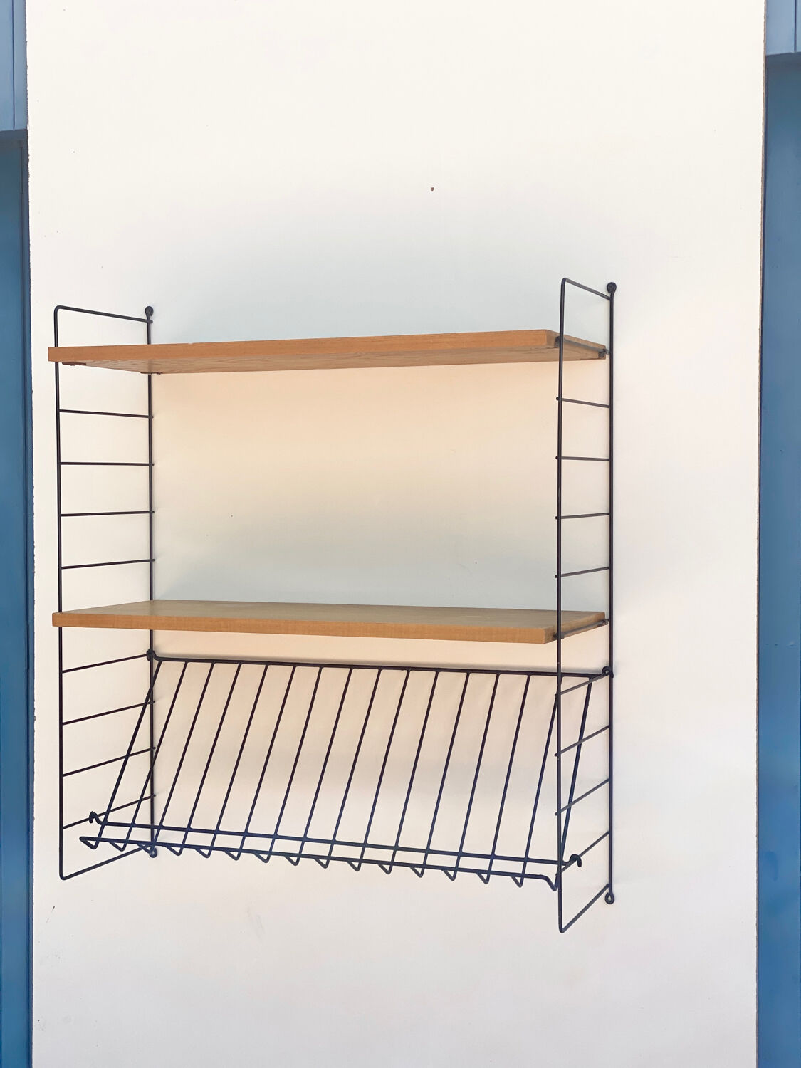String shelf