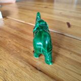 Éléphant vert en céramique