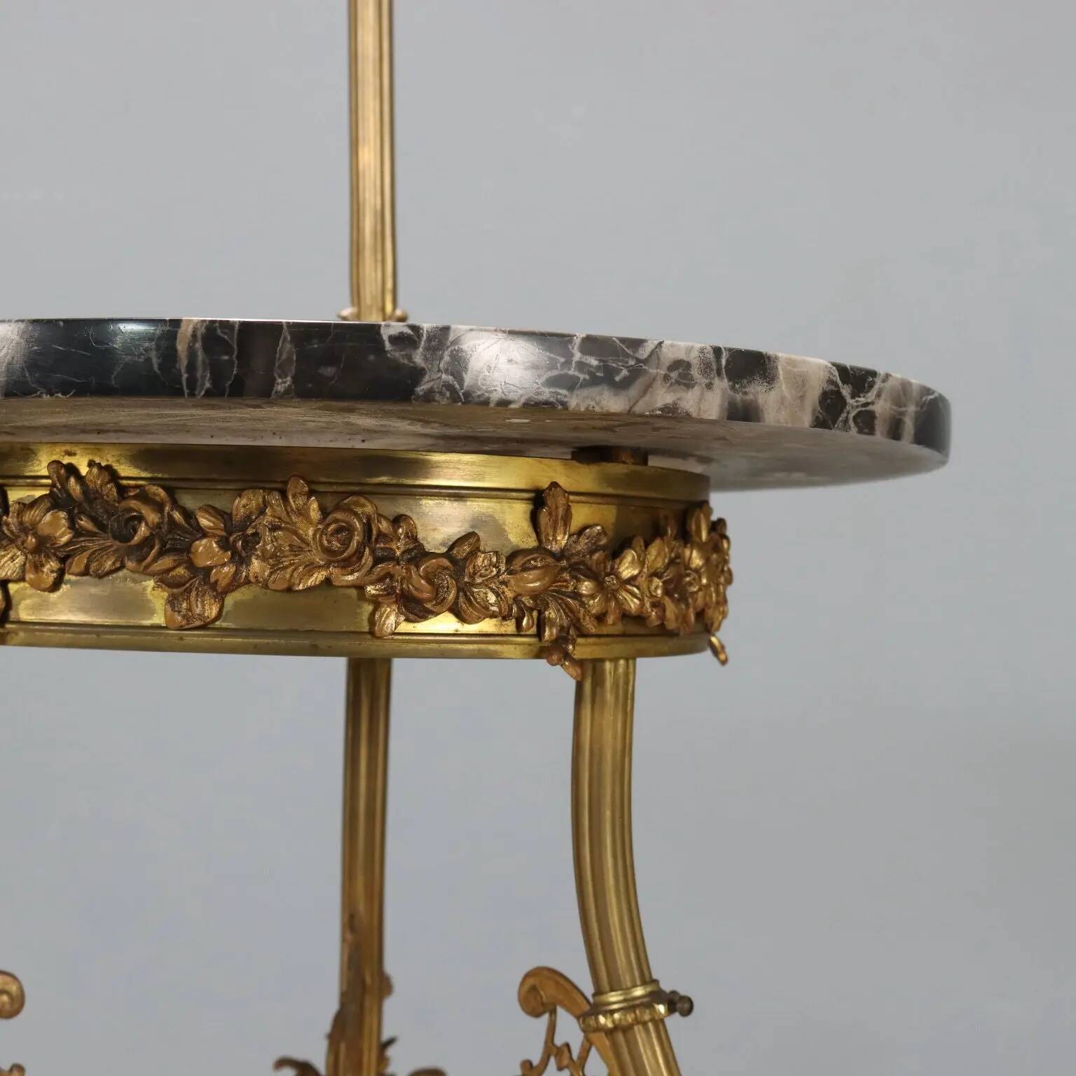 Lampadaire ancien avec table d’appoint en bronze et marbre, Italie, XXe siècle