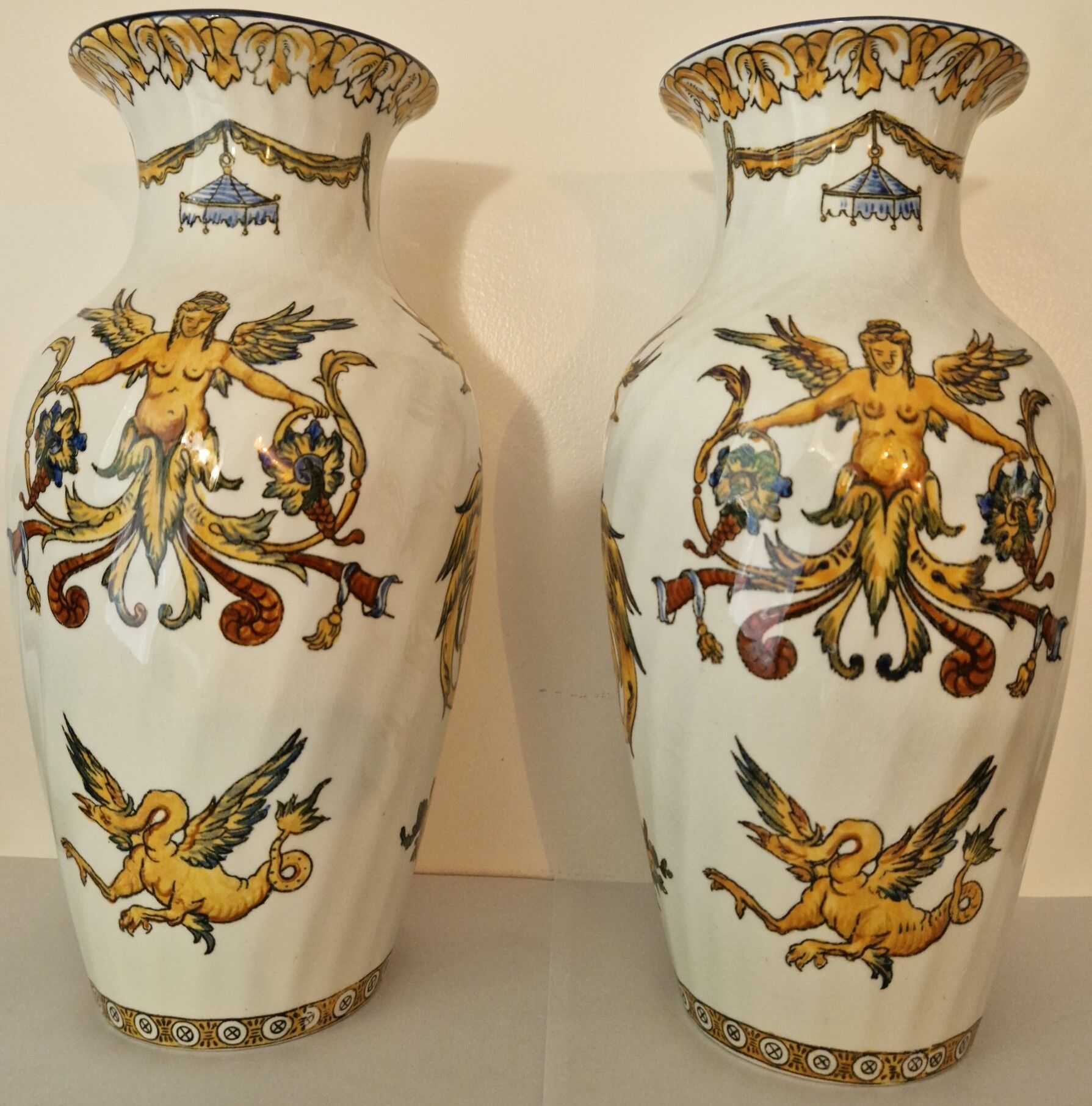 Important pair of Renaissance vases in Gien earthenware – early 20th century