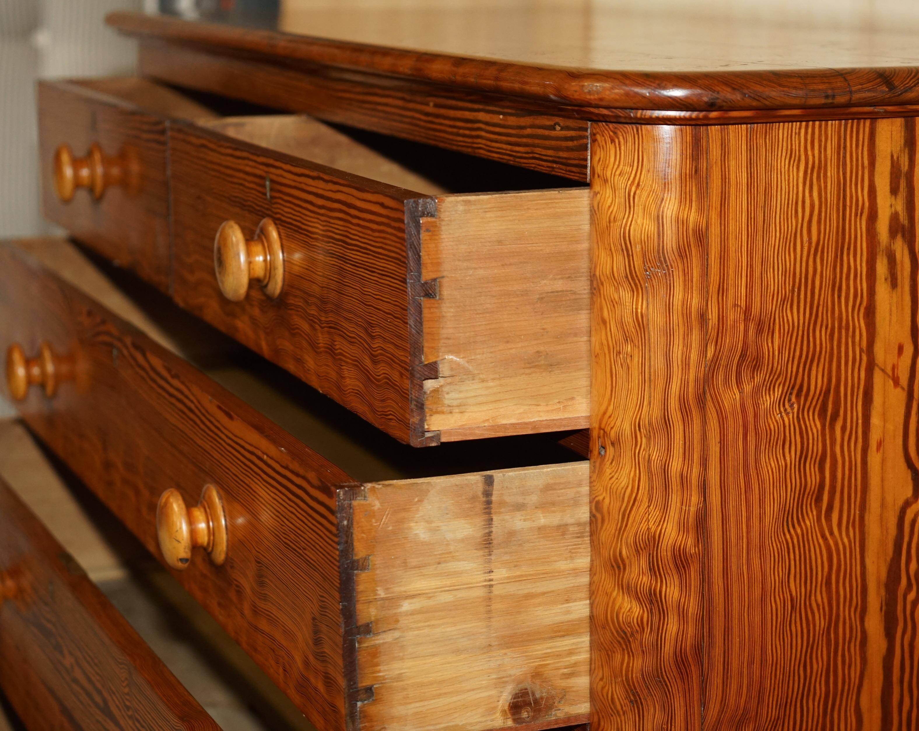 Large Victorian chest of drawers in solid pine from around 1880.