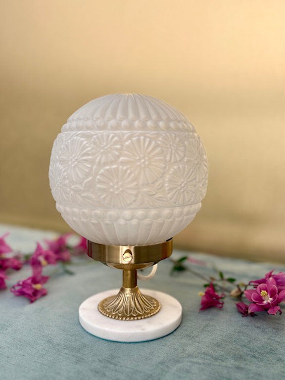 Art Deco lamp from the 1930s with a floral globe.