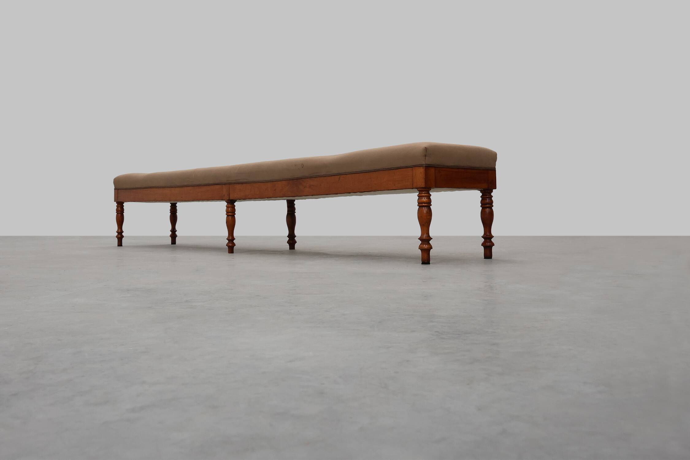 Elegant 19th Century Bench with Six Turned Legs, circa 1840