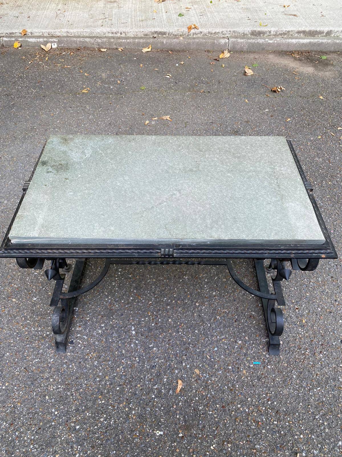 Table basse vintage fer forgé et marbre gris 80x50