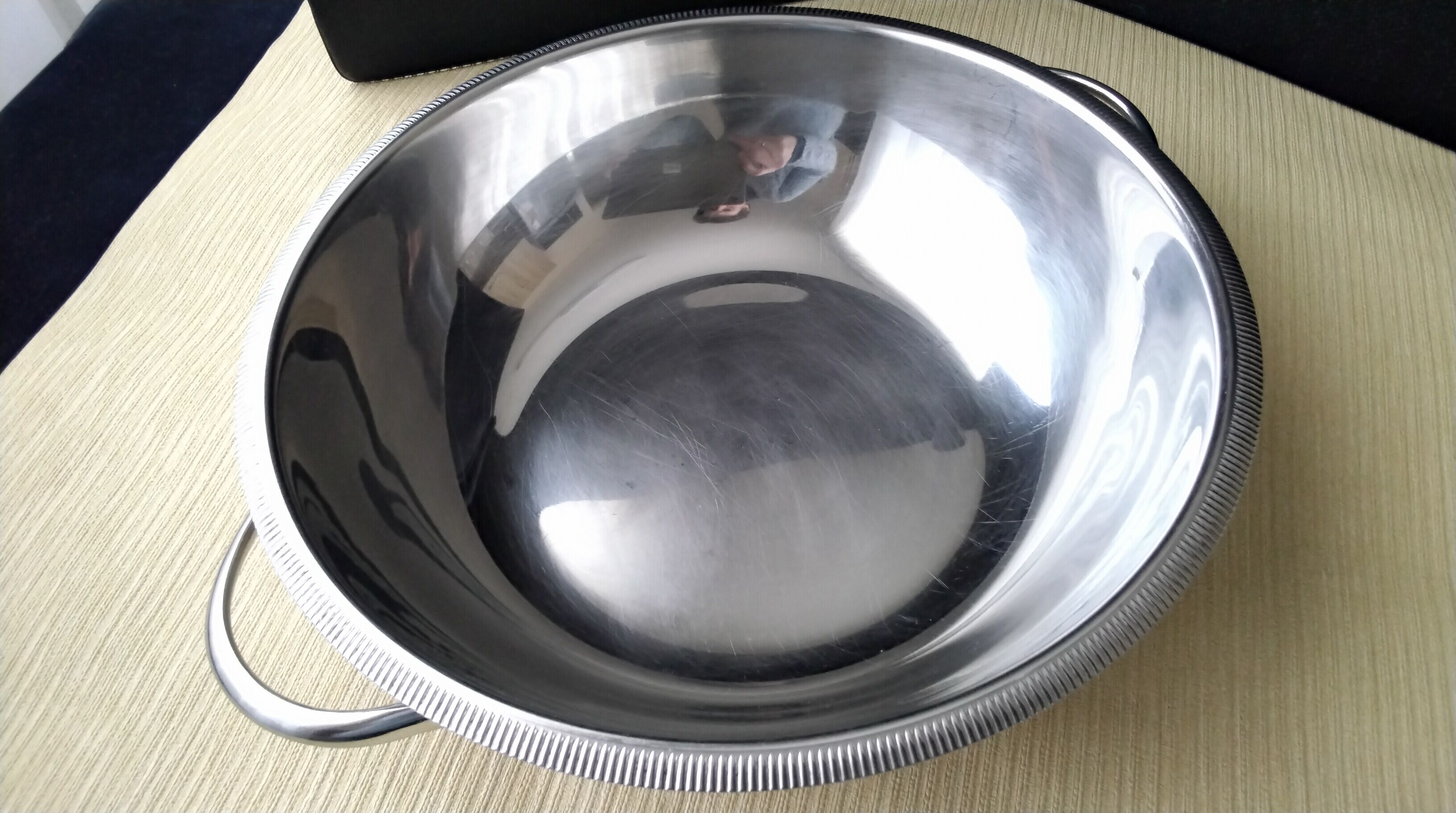 Stainless steel vegetable dish
