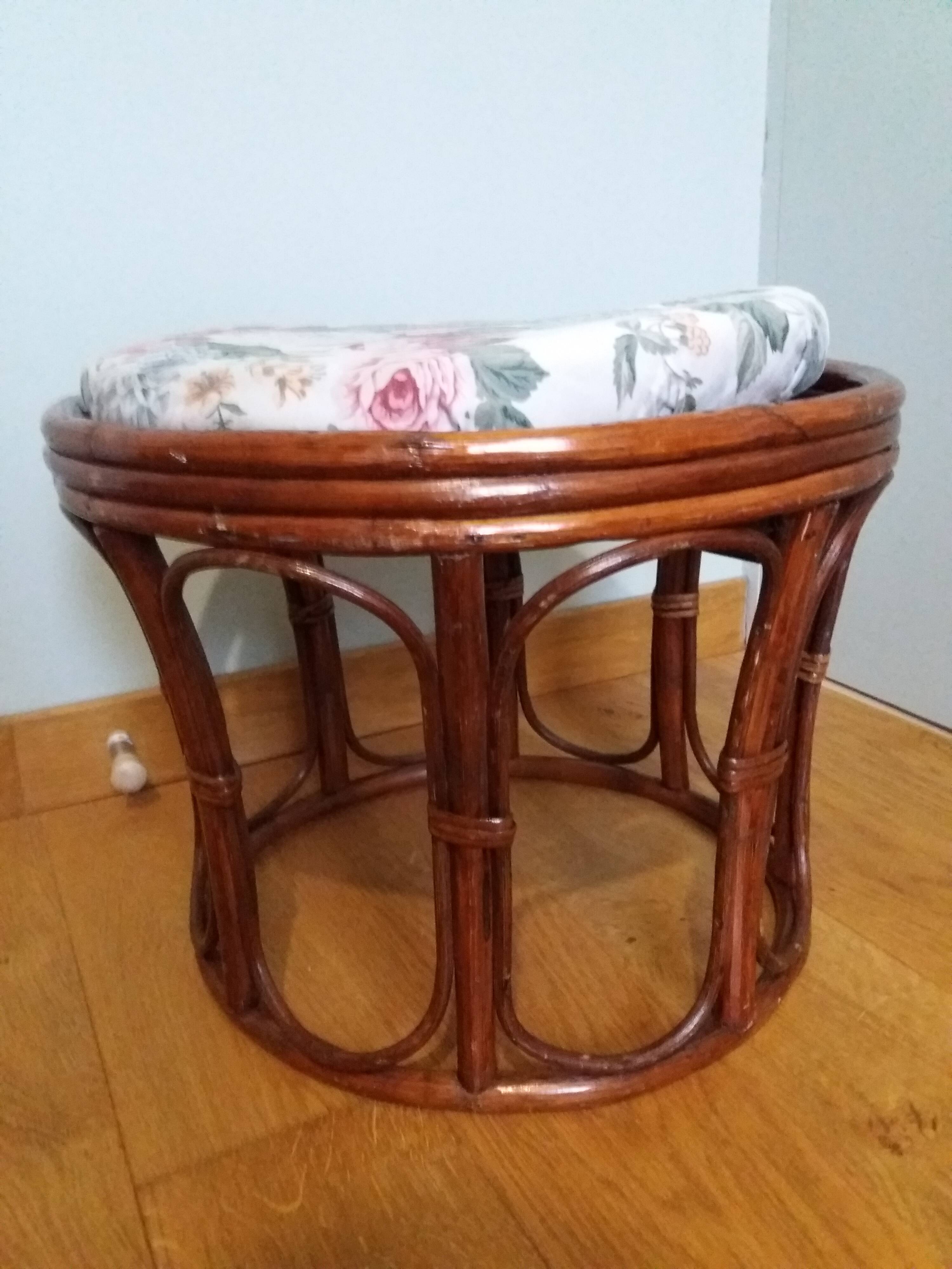 Wicker pouf with cushion