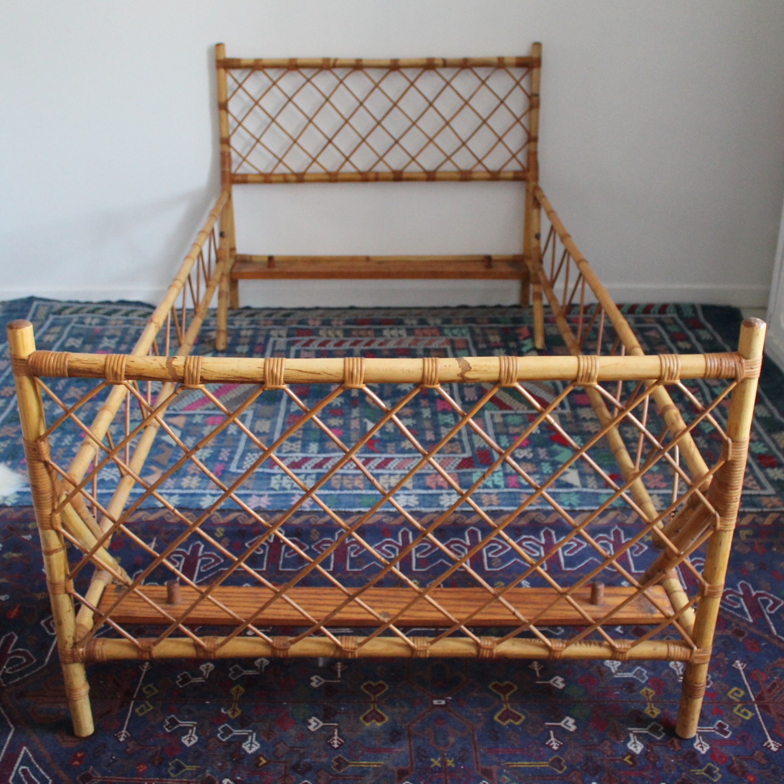 Vintage rattan bed for 1 person