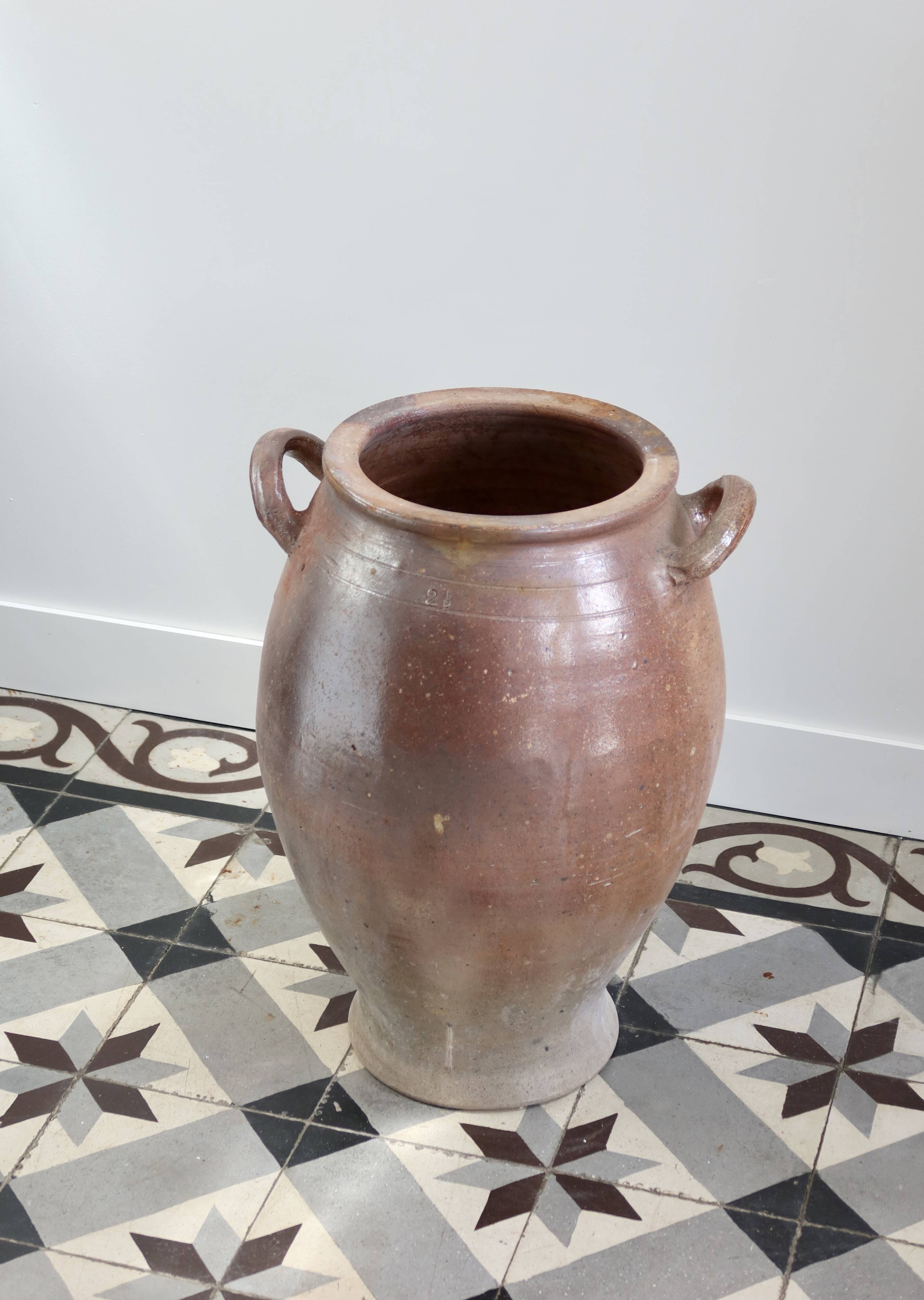 Large stoneware jar in old Provençal style