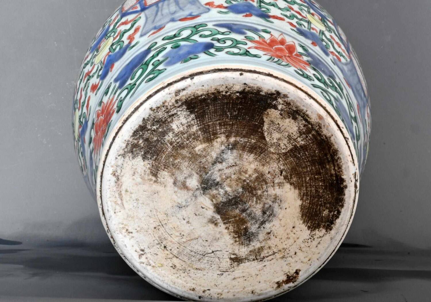 China 18th century Baluster covered pot in polychrome porcelain