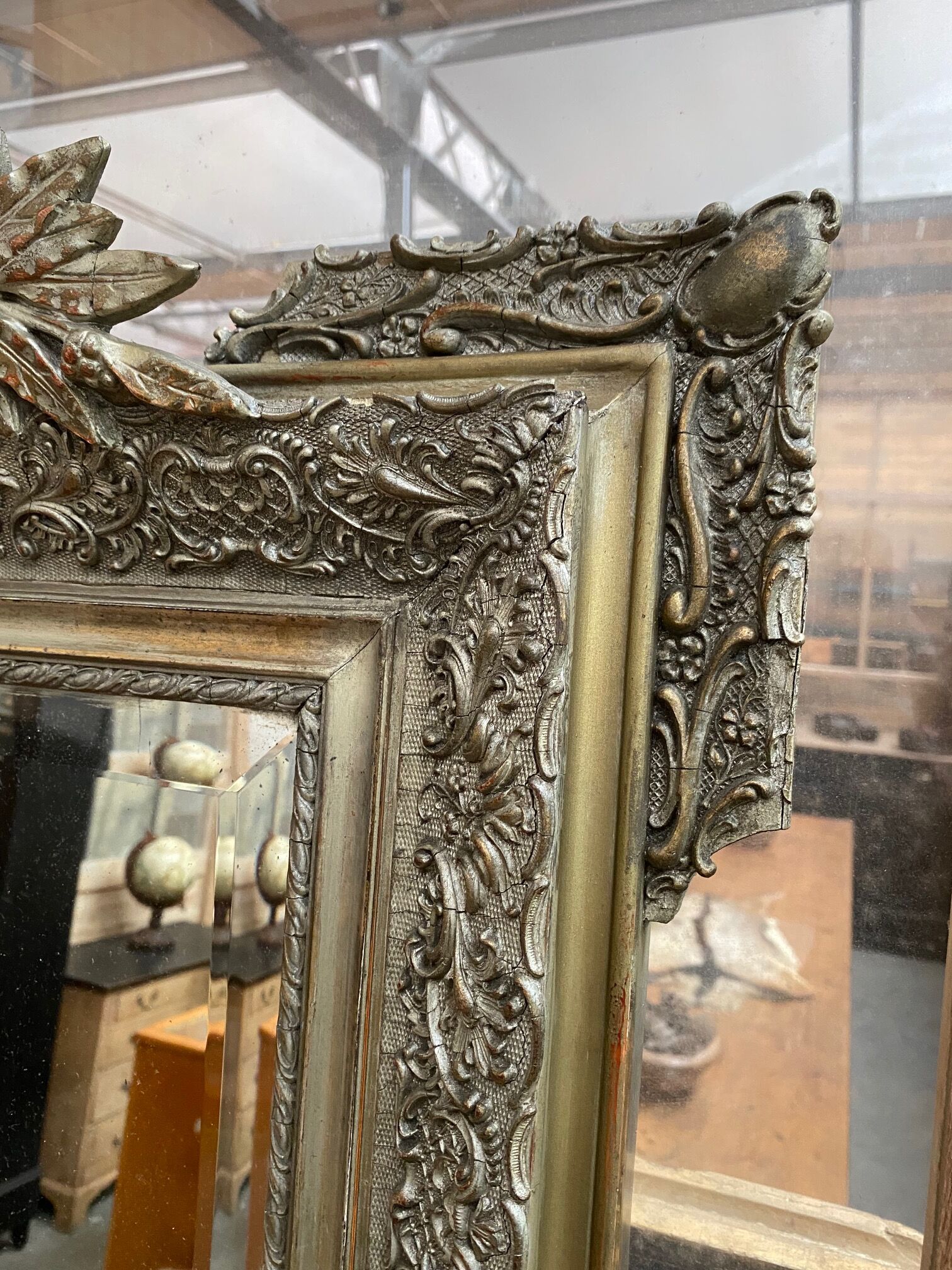 Beveled mirror late nineteenth century 84x122cm