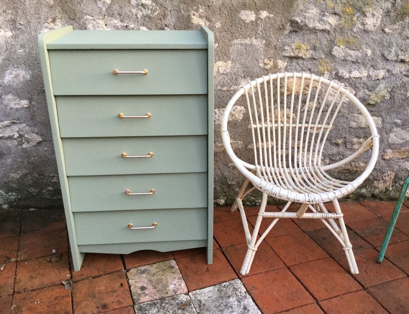 Khaki vintage dresser