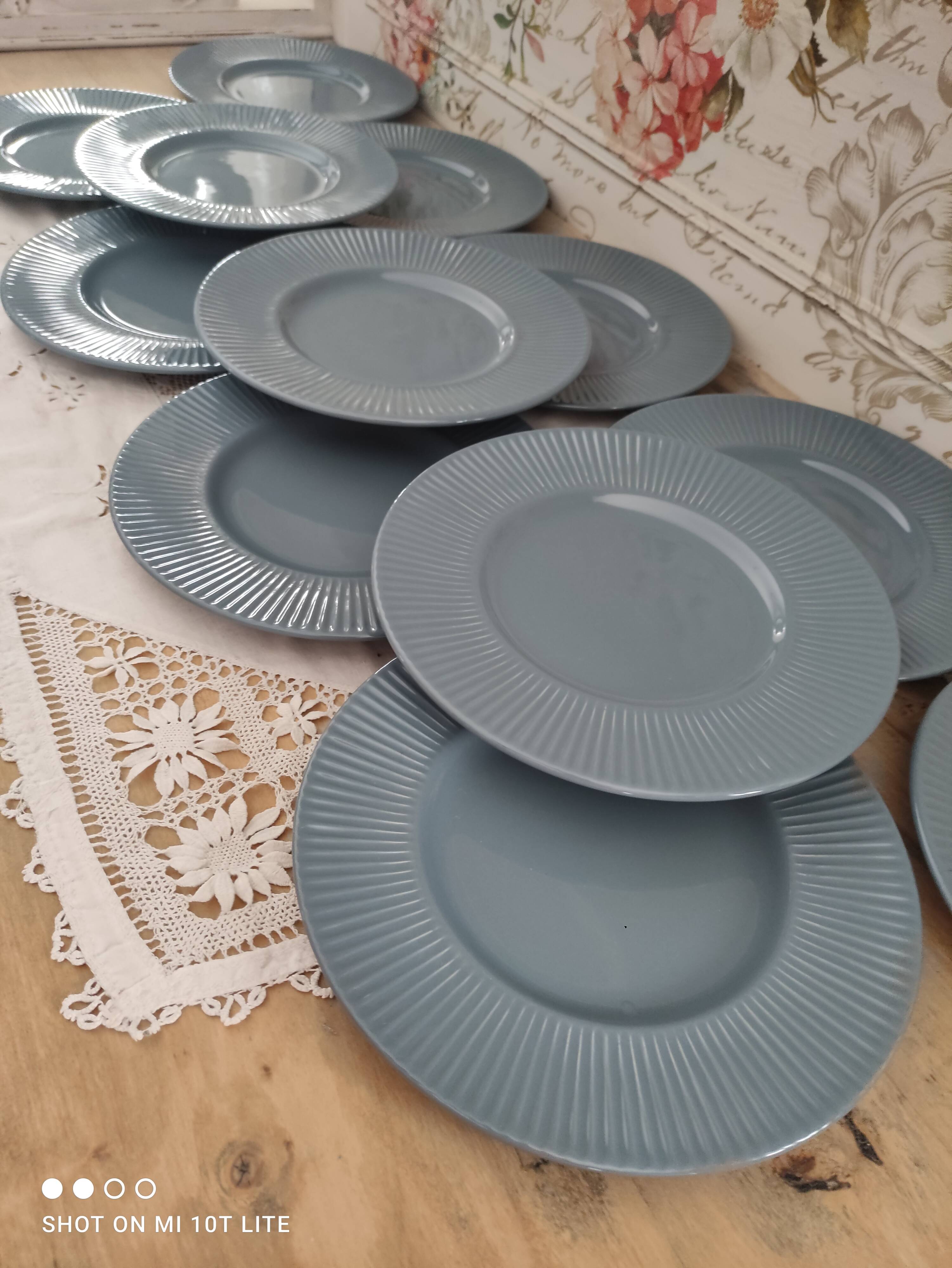 Lot de 12 assiettes à dessert en céramique bleu gris marli strié en relief