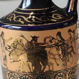 Vase Amphore Grec/Scènes de vie Mythologie Grecque. Signé KA. Fait main en Grèce, doré à l or fin 24c. Haut 22,5 cm