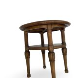 Petite table basse en noyer sculpté années 1920