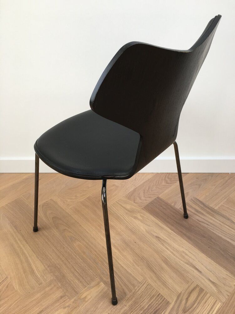 Grand Prix chair by Arne Jacobsen for Fritz Hansen 2014