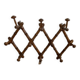 Accordion coat rack