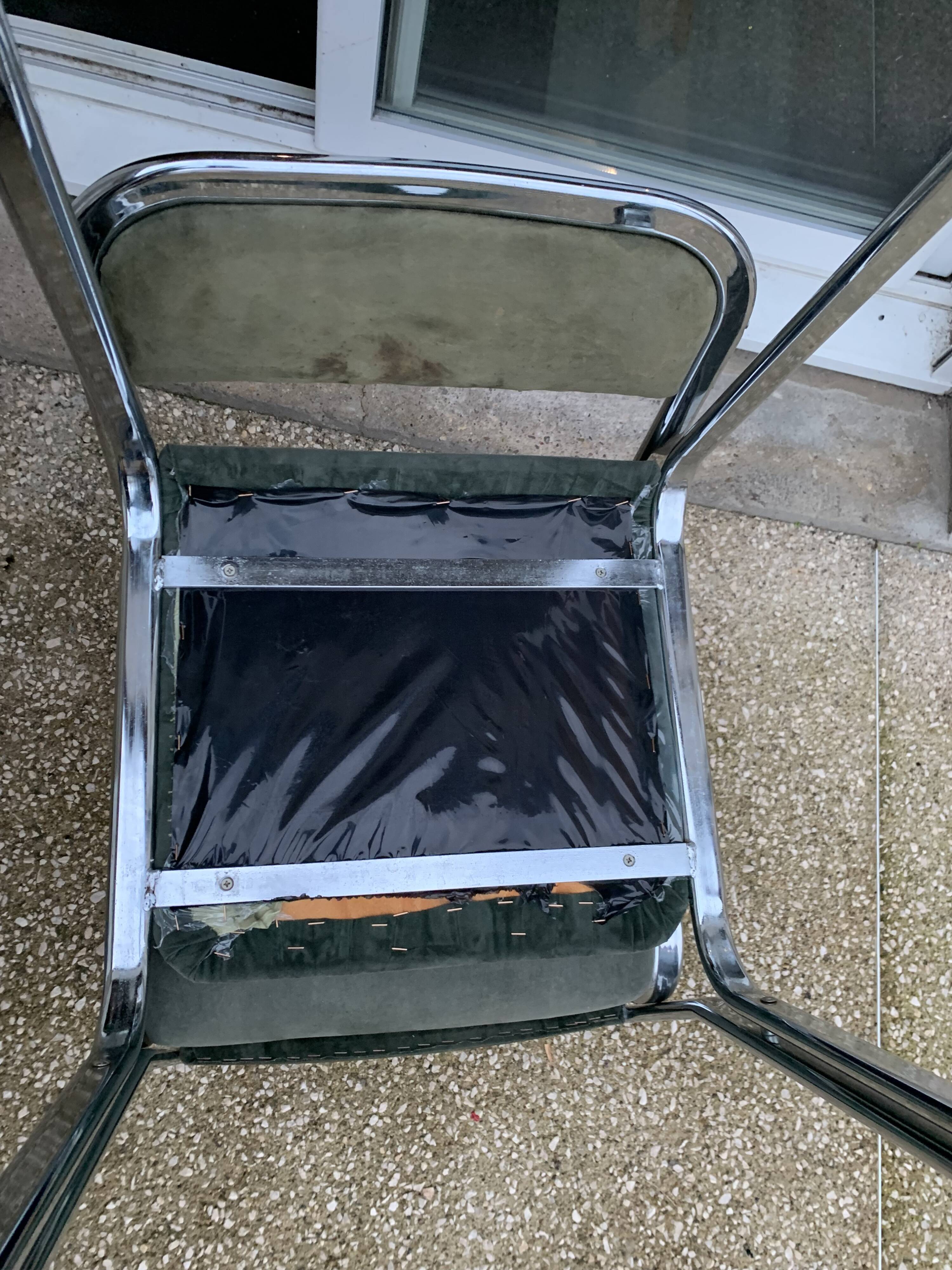 Vintage table, glass top, chrome base + 4 chairs