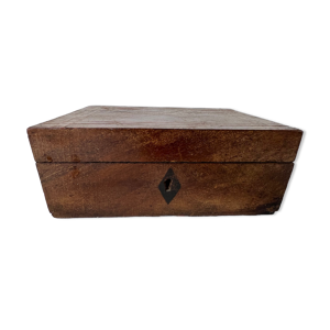 Boîte en bois à serrure