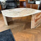 Table basse en marbre design goutte d’eau année 70