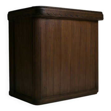 Counter from the 1920s