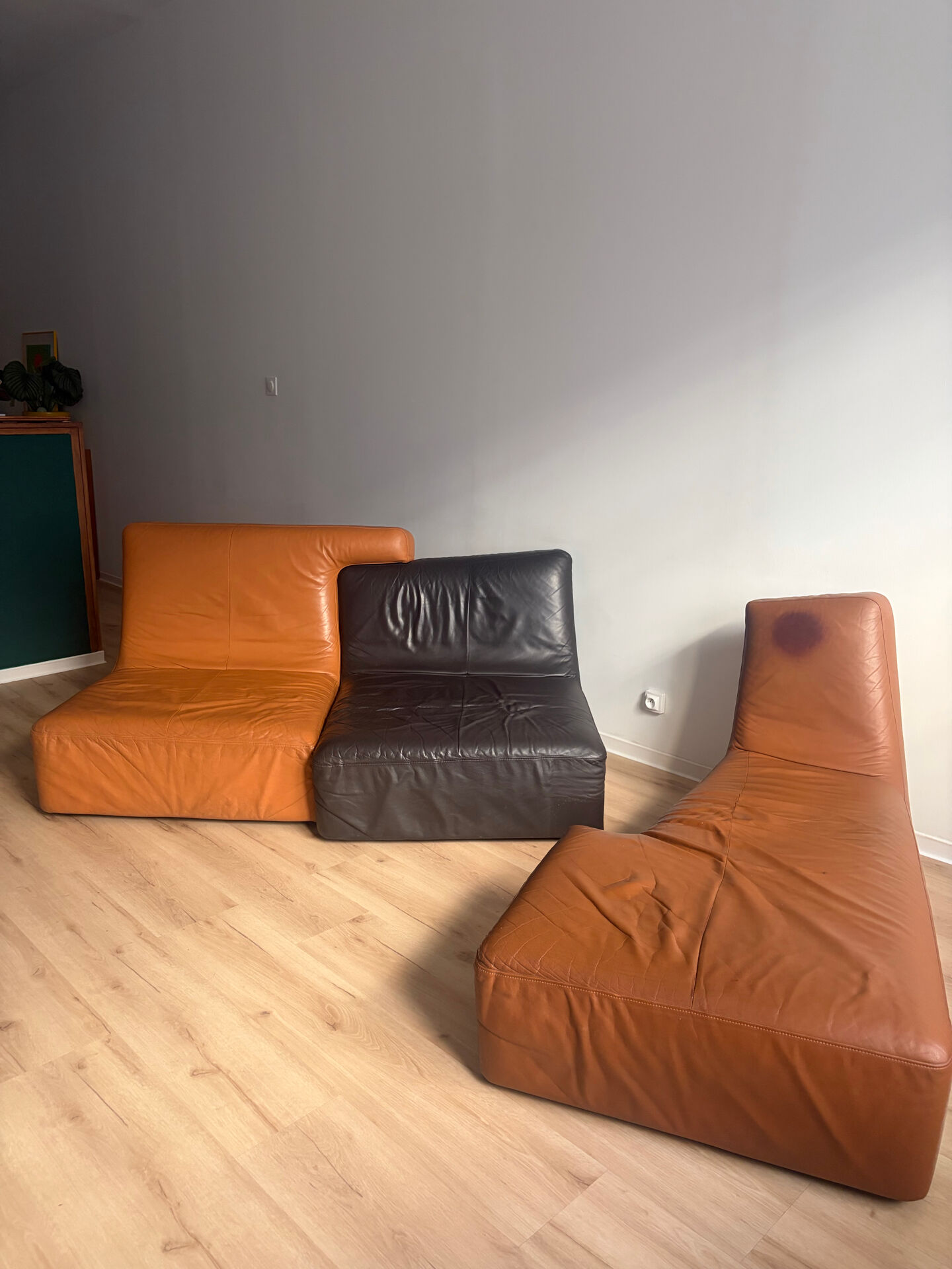 Canapé en cuir Ligne Roset Confluence par Philippe Nigro